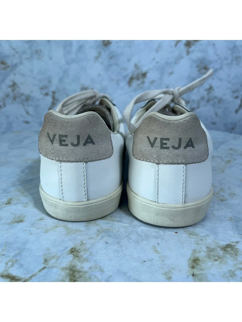 Veja upper midsole